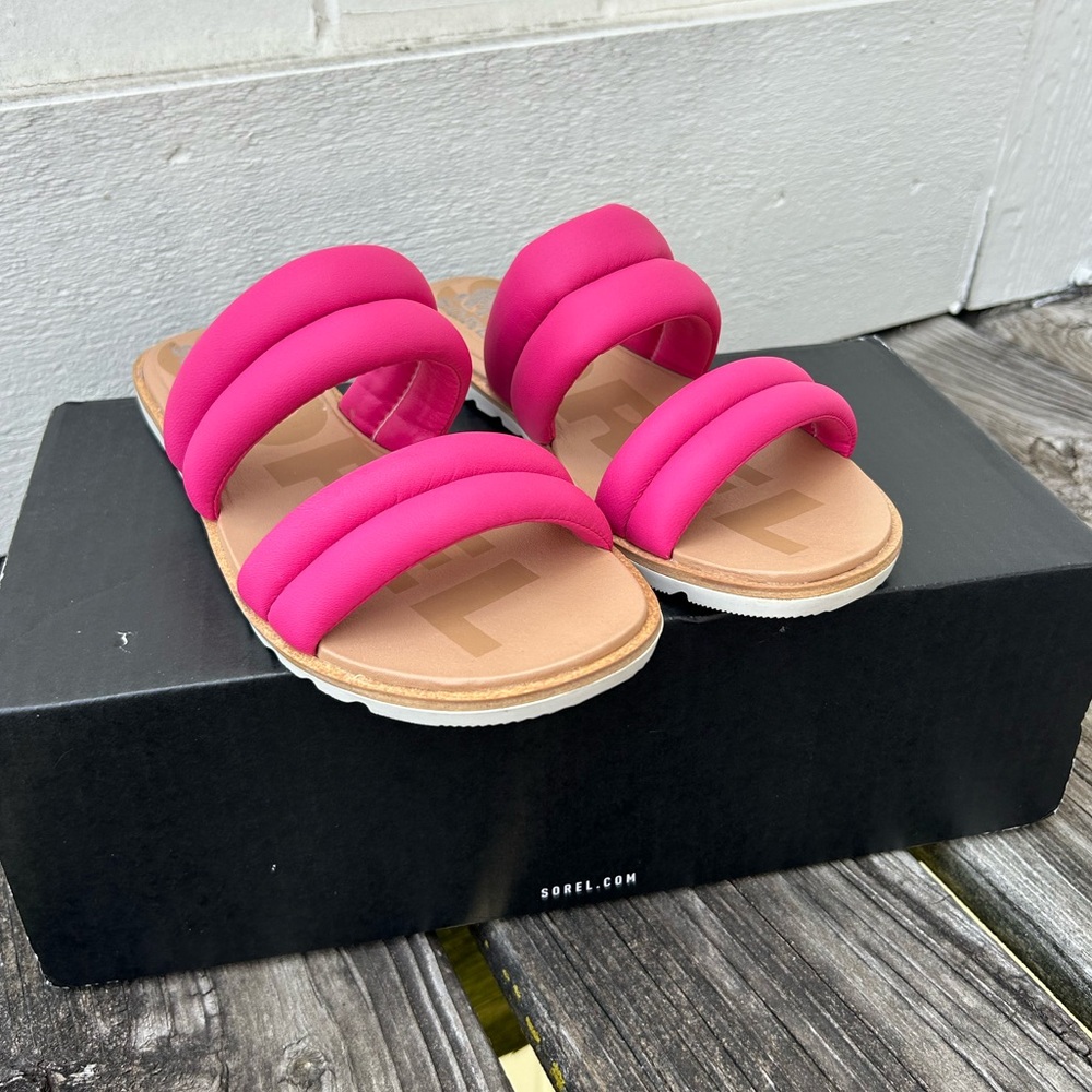 Sorrel Ella II Puff Slide in Fuchsia